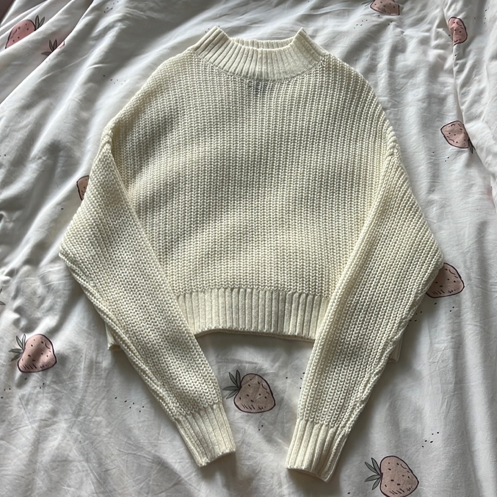 H&M size S (oversized) knit beige drop shoulder cropped turtleneck
